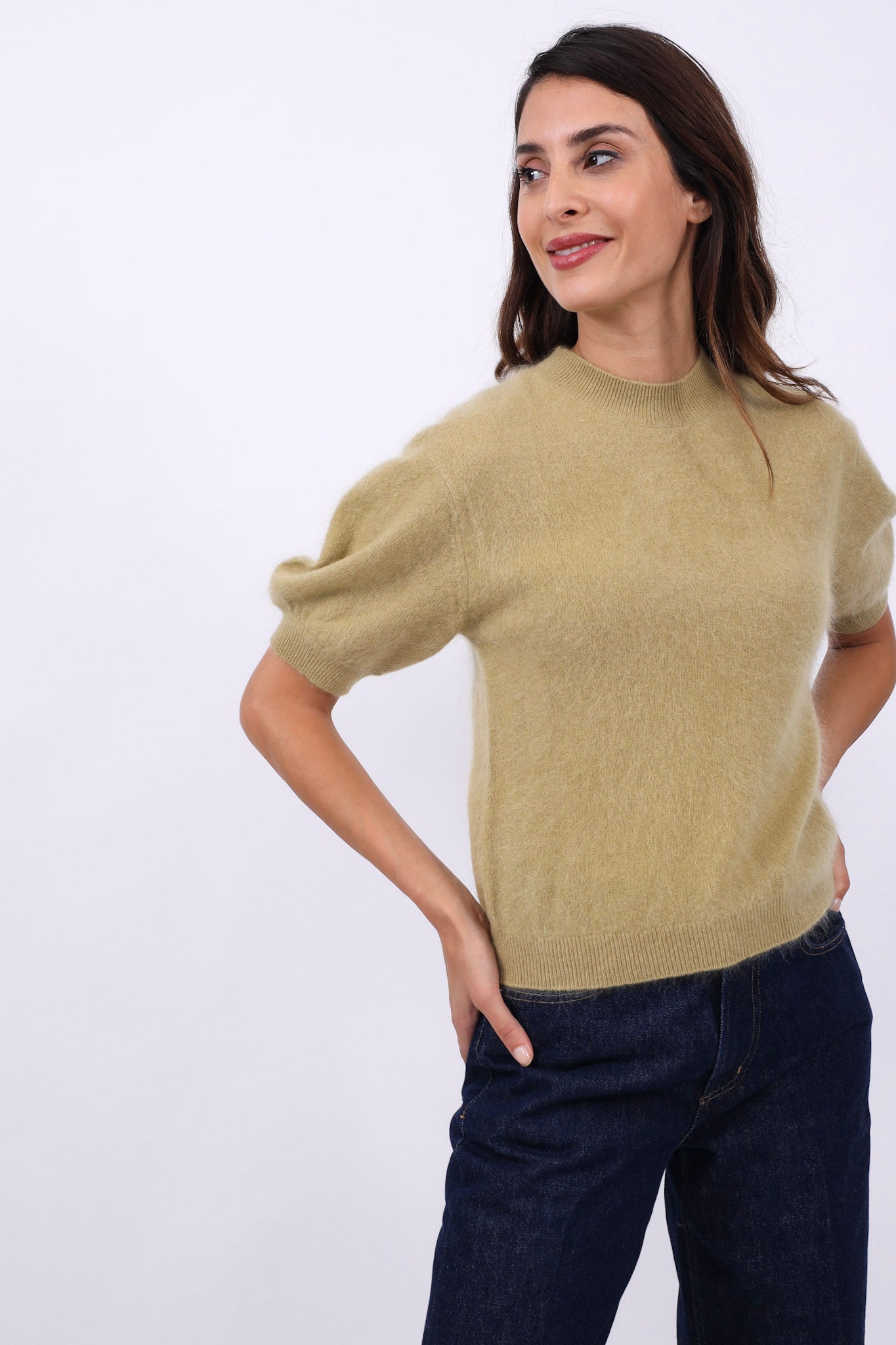 Heart-shaped pullover, shorts, khaki