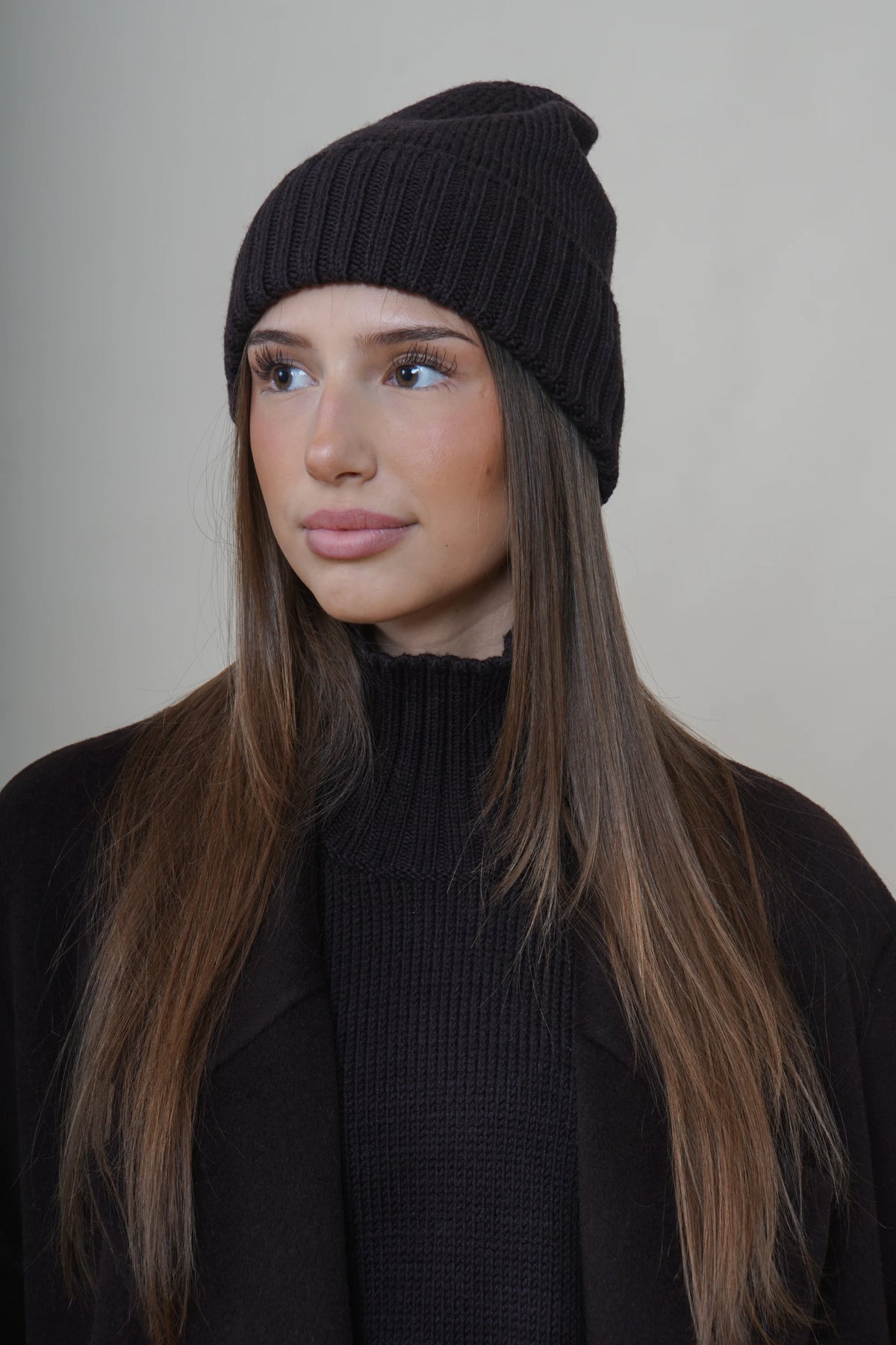 Closed knit beanie Cinder