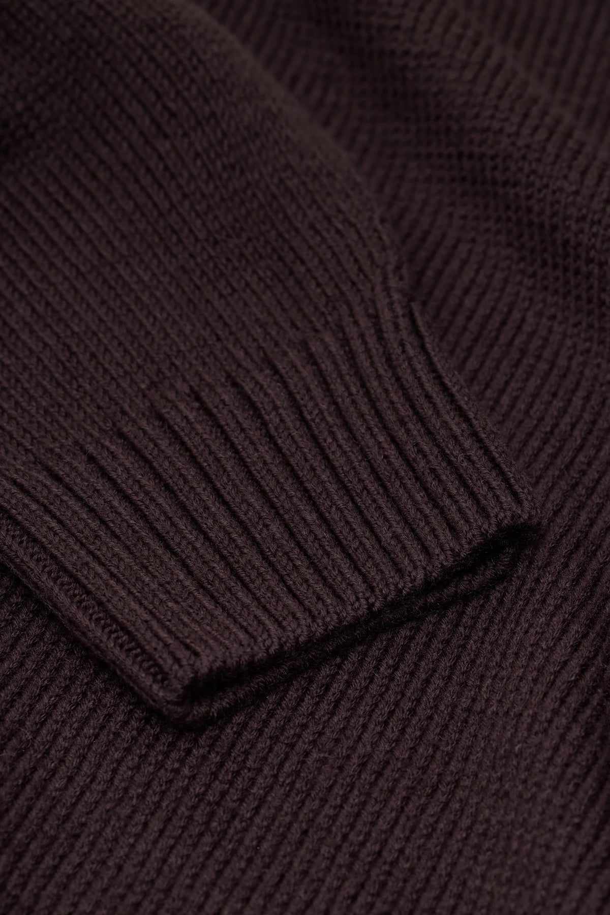 Closed Pullover Cinder