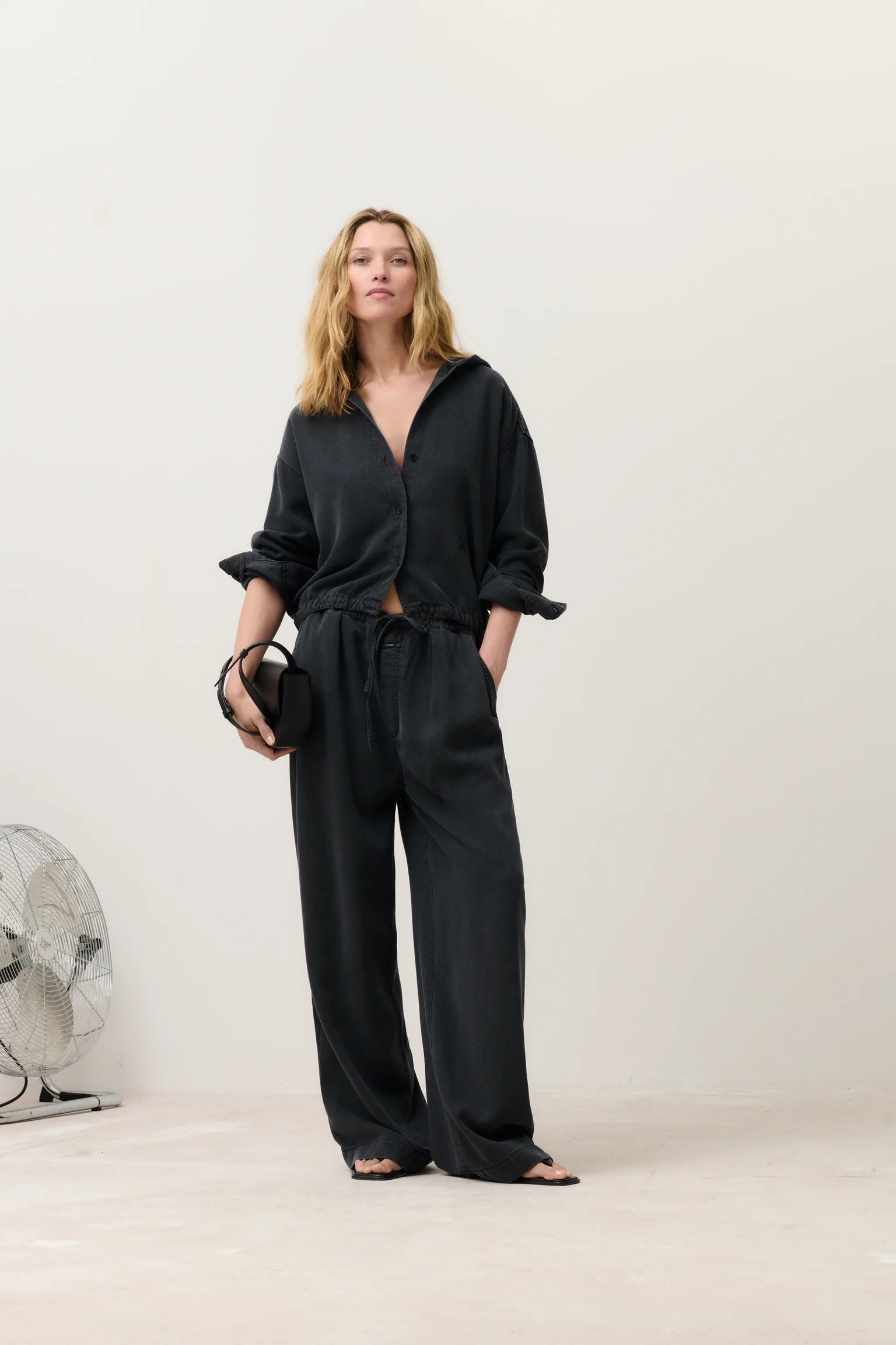 Closed Hose Wynston Washed Black