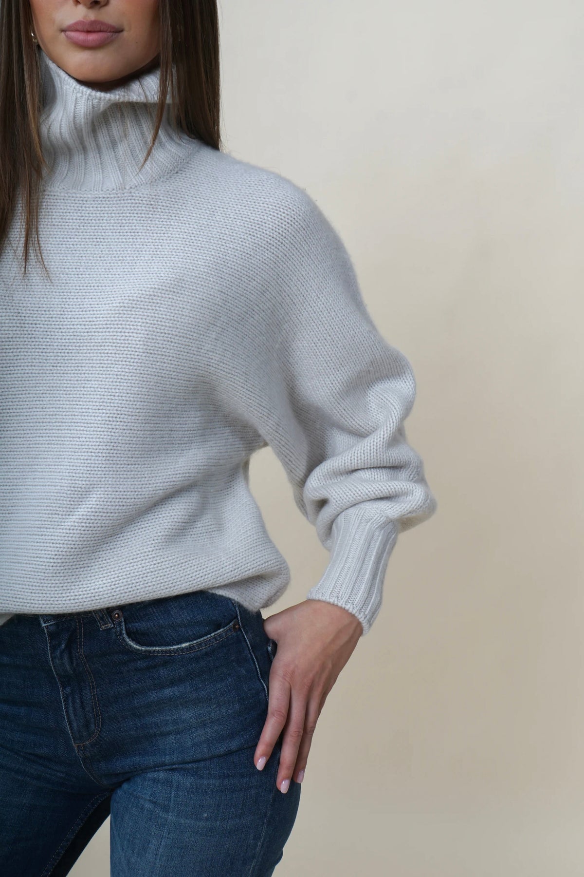 Alcidia Da Veiga Pull Marina Limestone