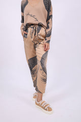 Friendly Hunting Hose Pali Garden Eden Honey