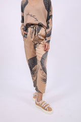 Friendly Hunting Hose Pali Garden Eden Honey