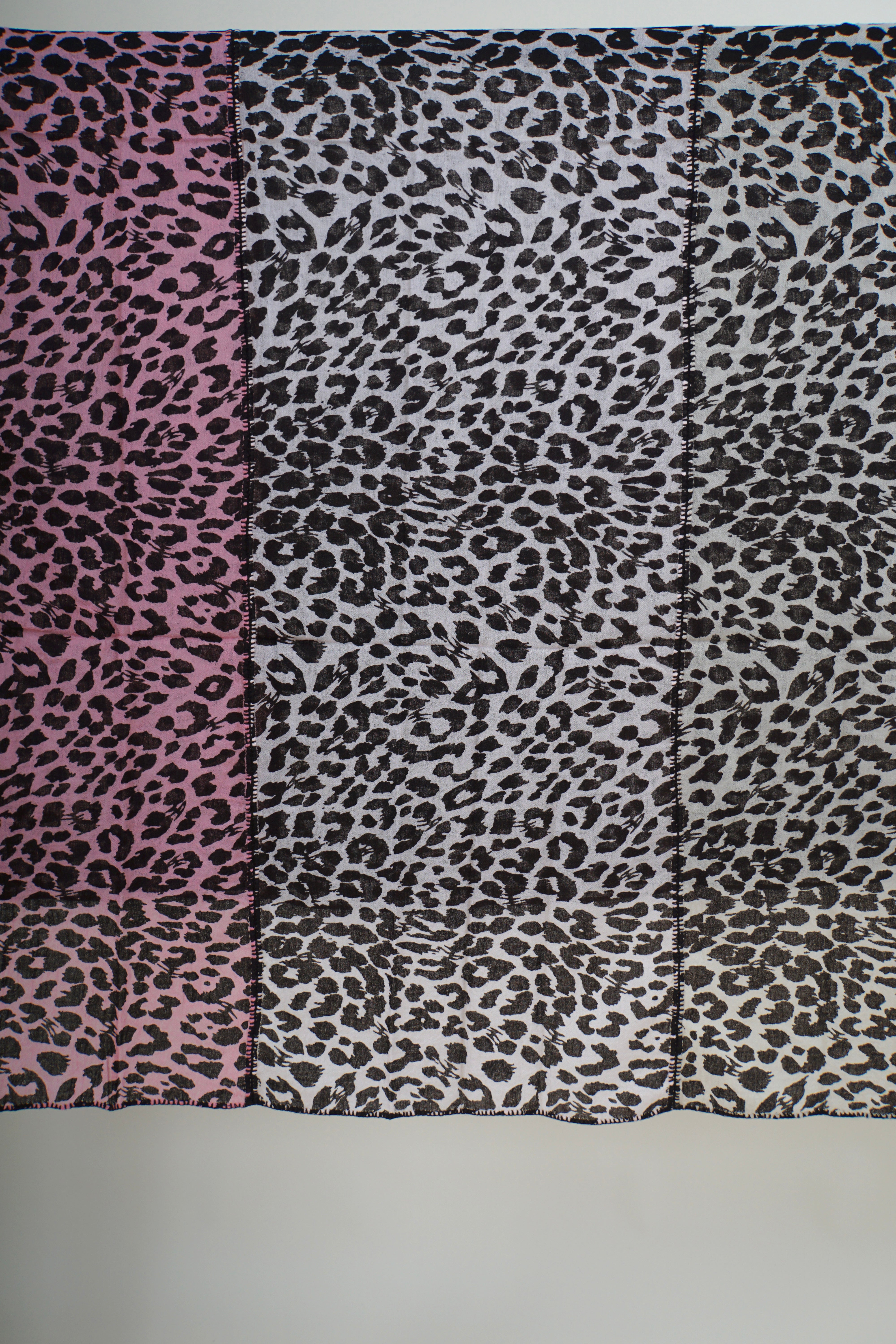 Friendly Hunting Cloth Scarf Patch Cheetah
