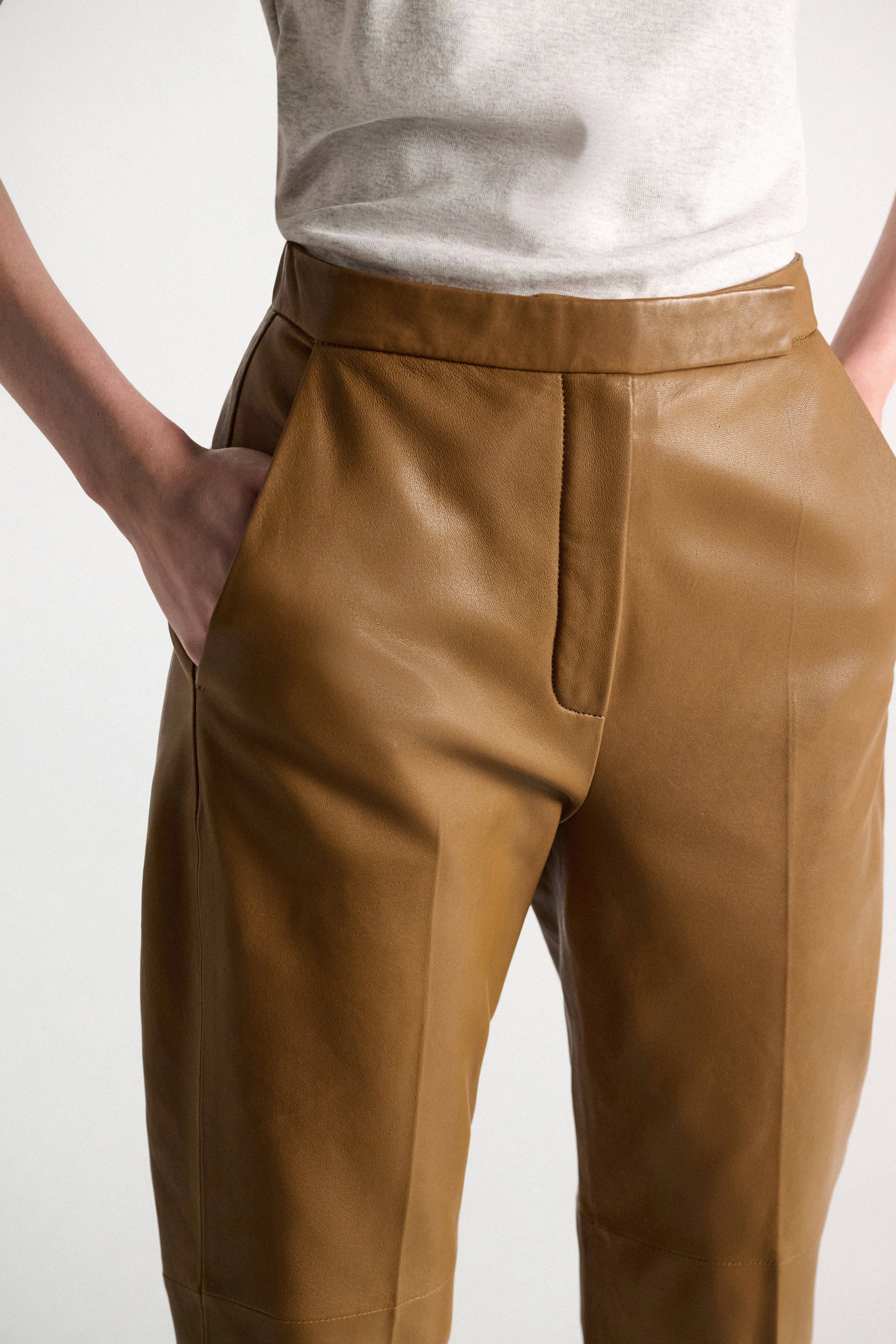 Dorothee Schumacher Lederhose Sleek Statement Saffron