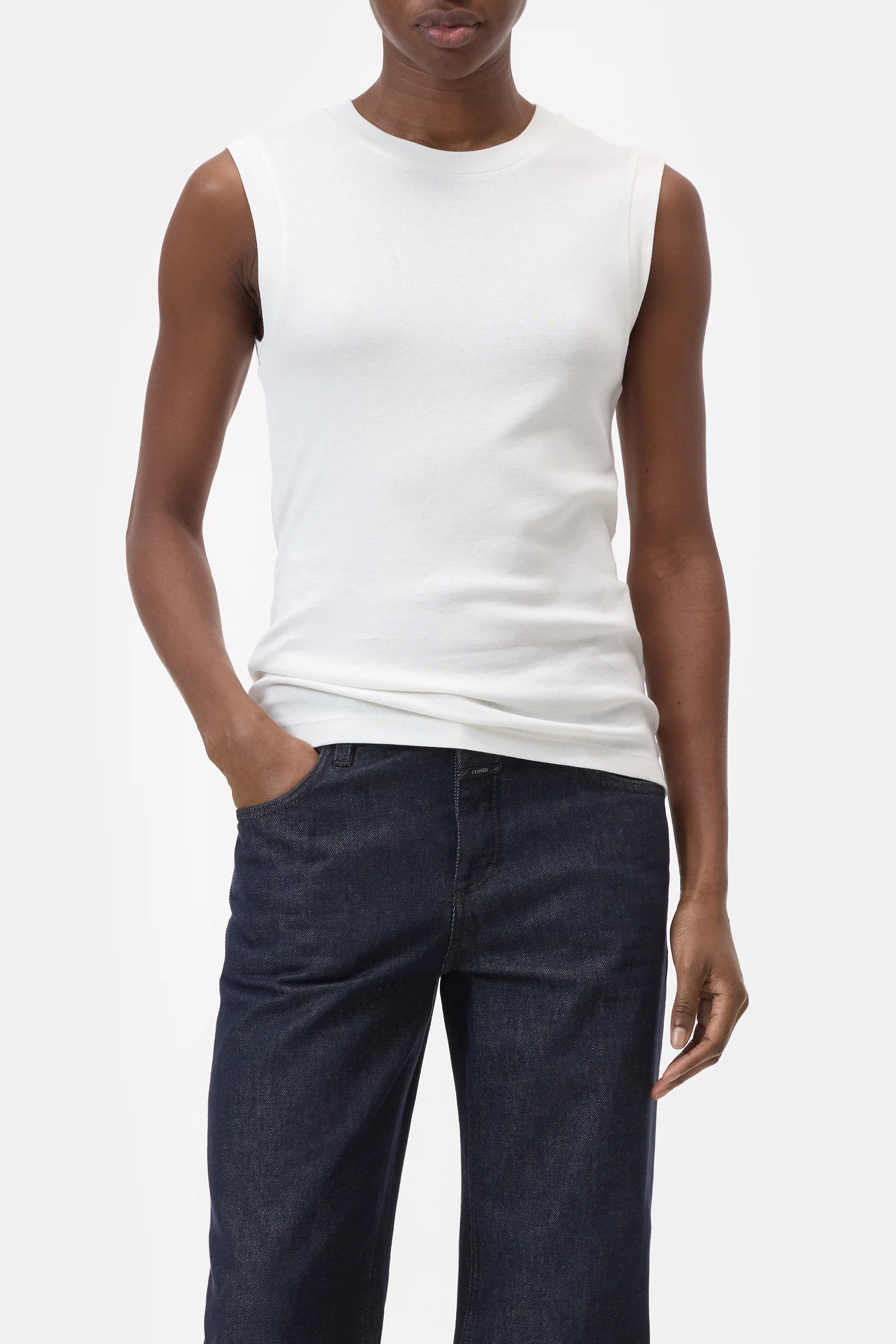Closed Crewneck-Tank Ivory