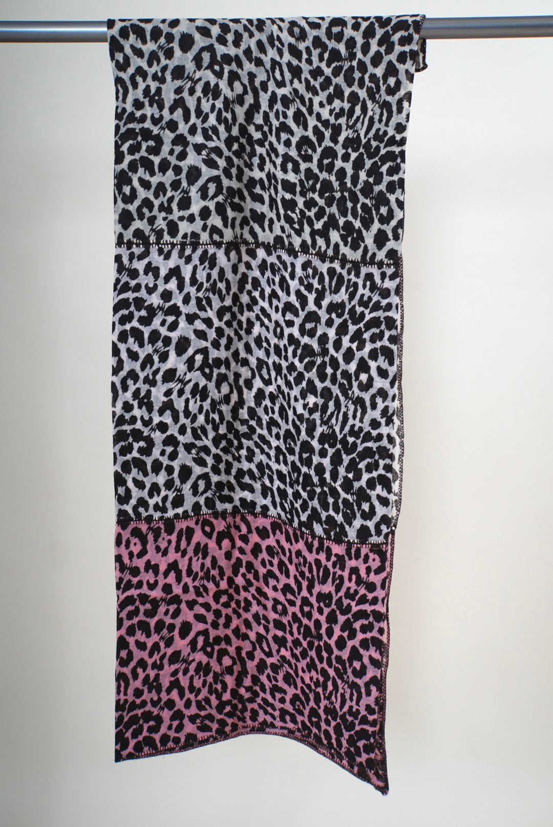 Friendly Hunting Cloth Scarf Patch Cheetah