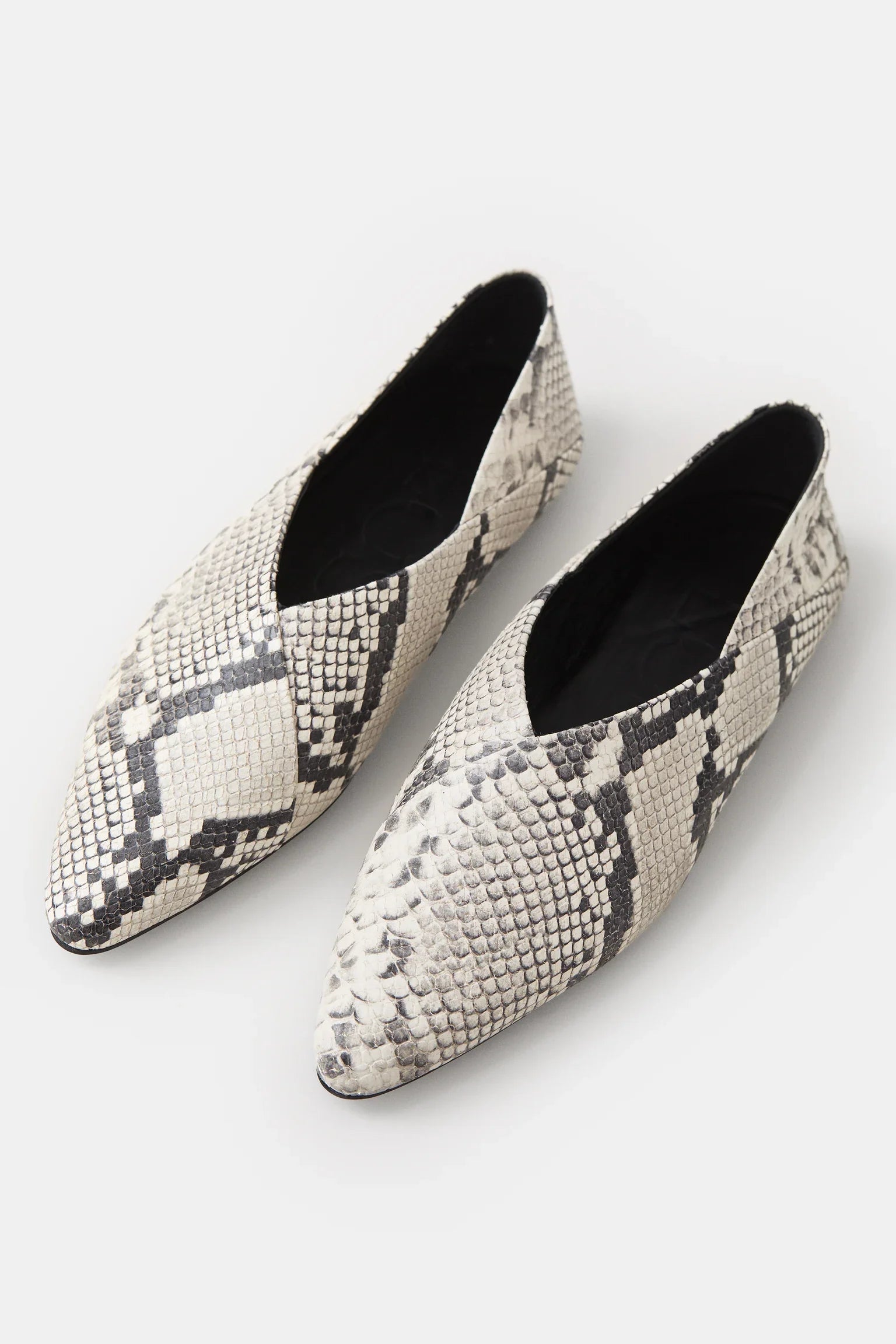 Closed ballerinas leather