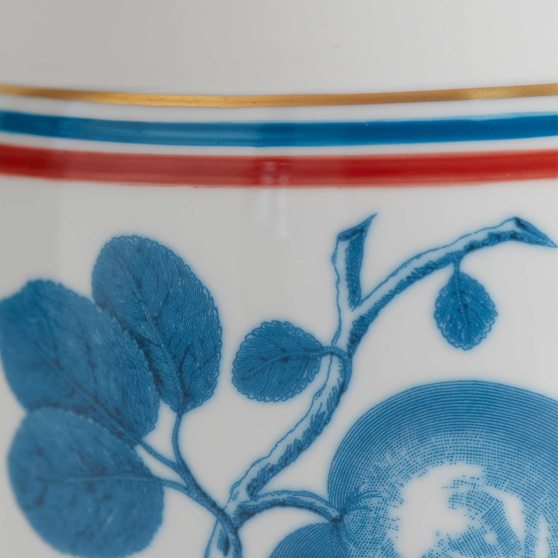 Friendly Hunting Vase Garden of Eden