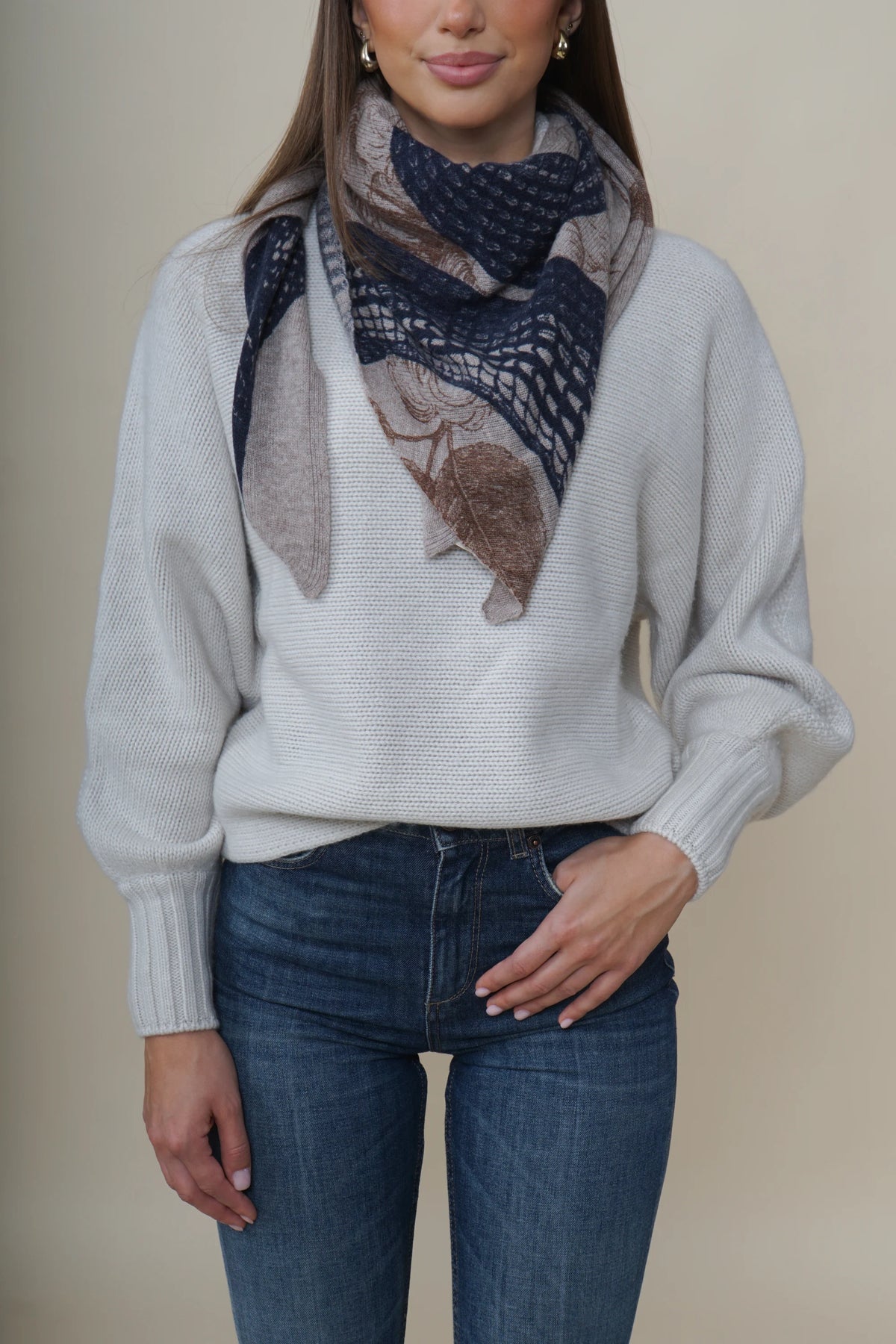 Friendly Hunting Tuch Triangle Garden Eden Taupe