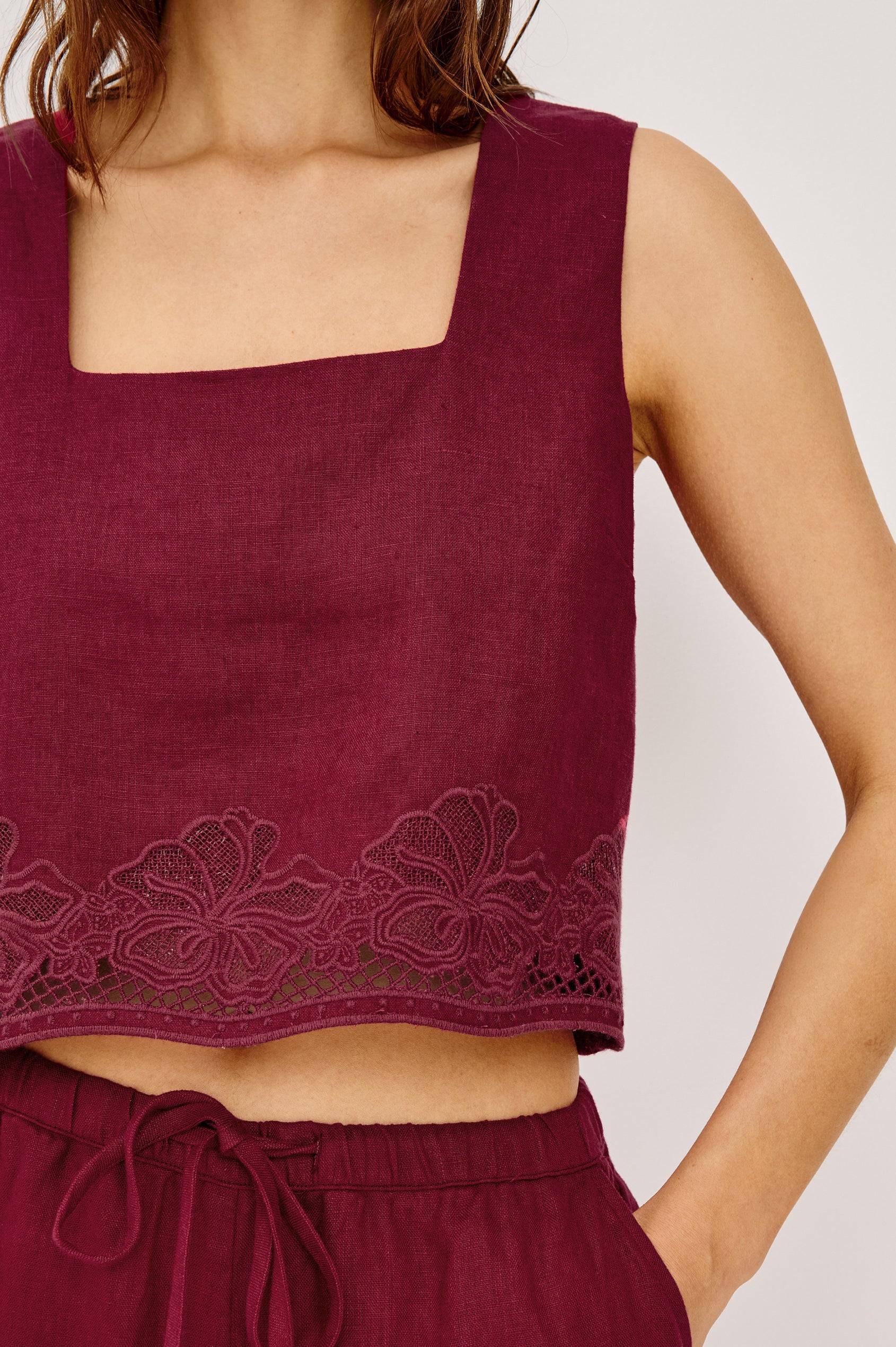Rails Top Akira Berry Hibiscus