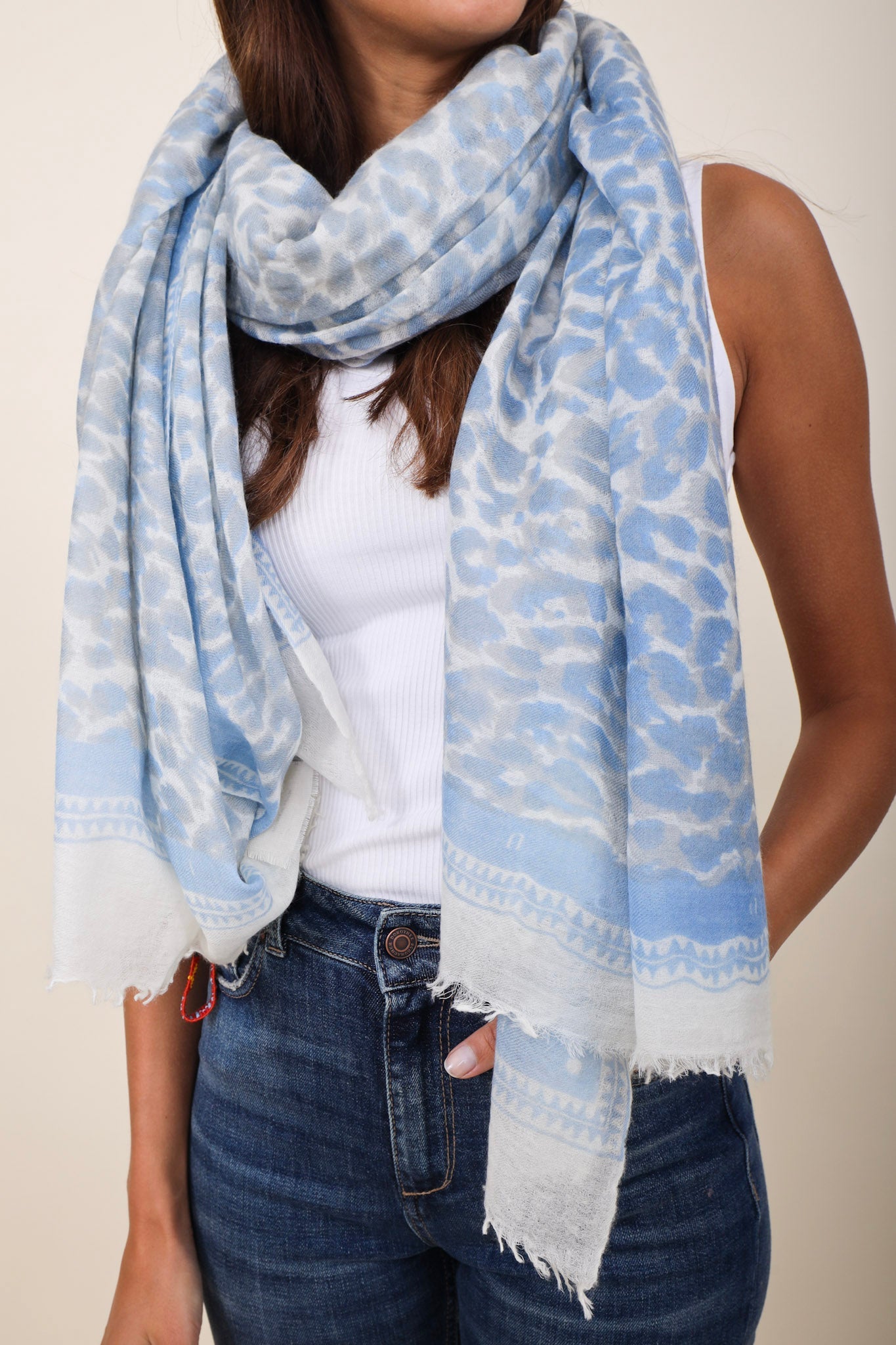 Friendly Hunting Felted Stole Cheetah Bermuda