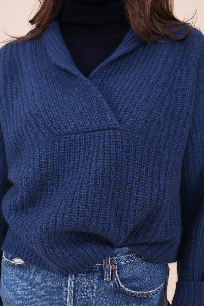 Be You Pullover Be Victorious Navy