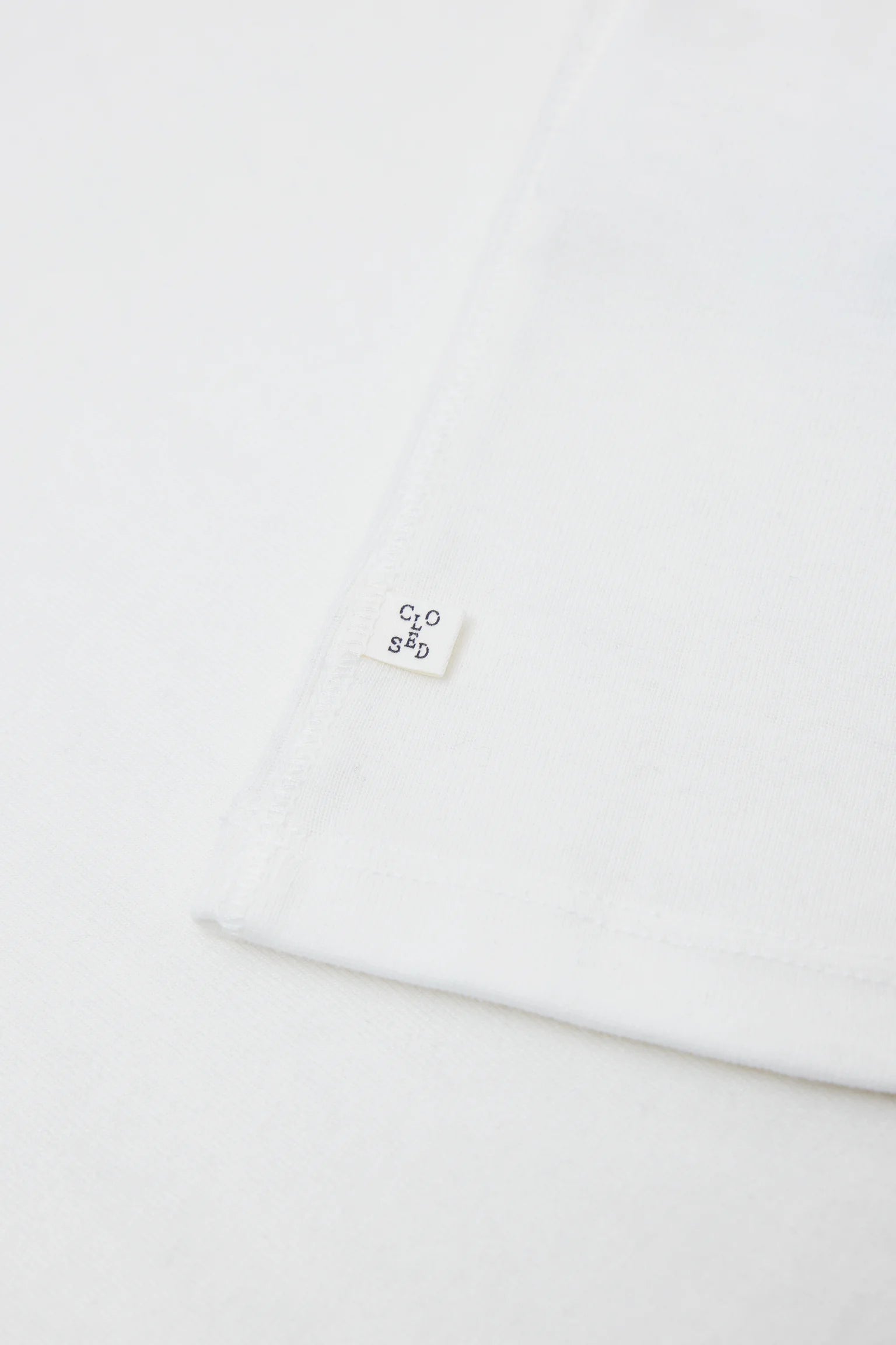 Closed Longsleeve Ivory