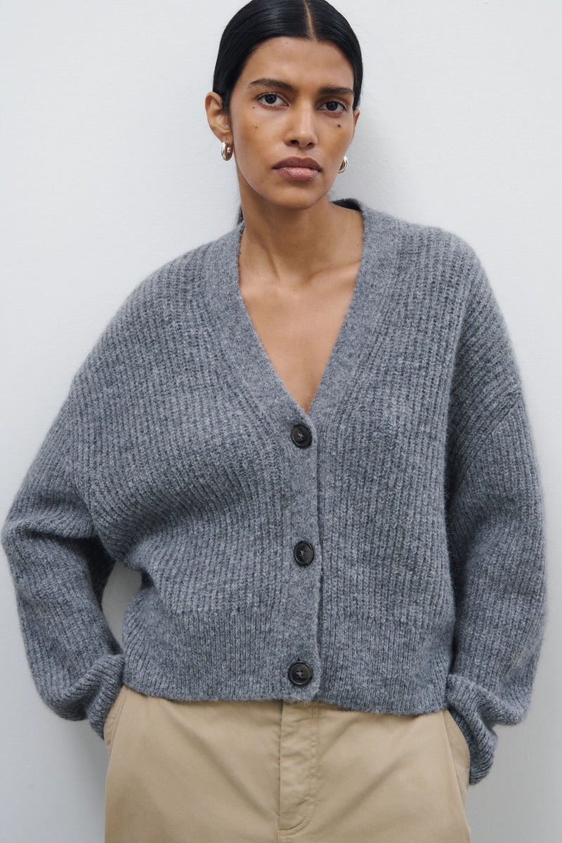 Closed cardigan grey