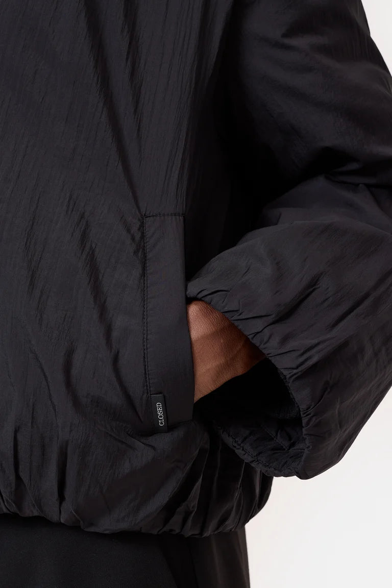 Closed Bomber Short Black