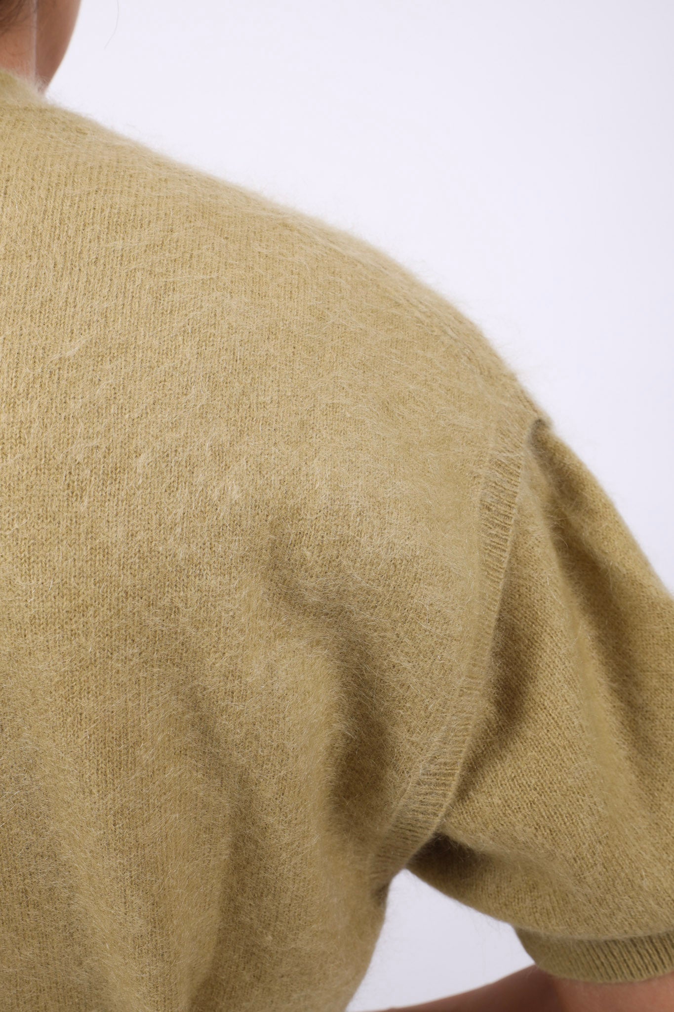 Heart-shaped pullover, shorts, khaki