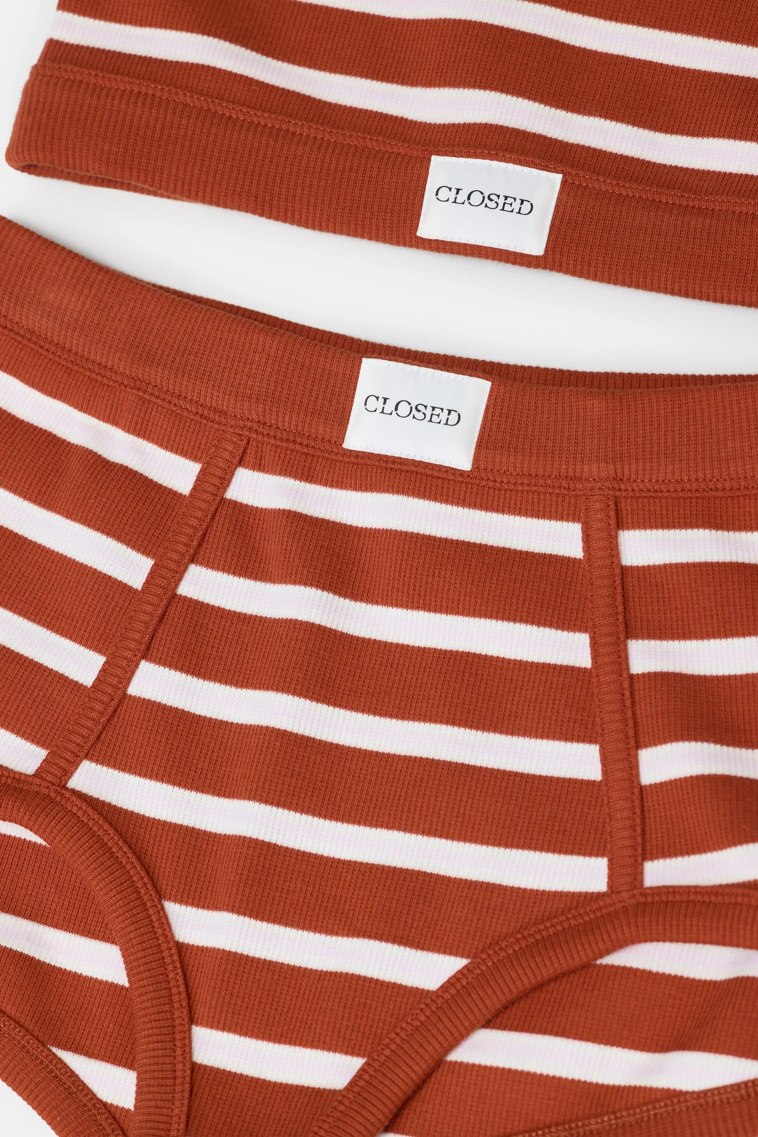 Closed Brief Striped Brick Red