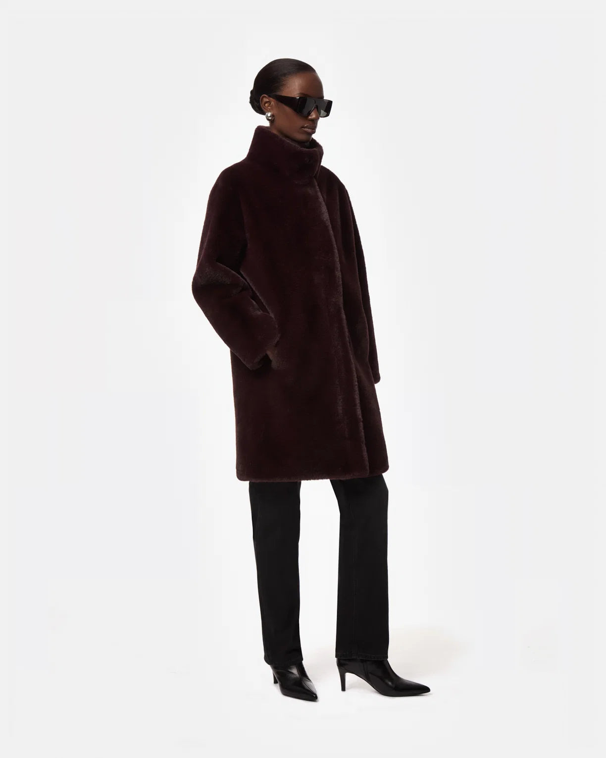Apparis Mantel Blair Burgundy