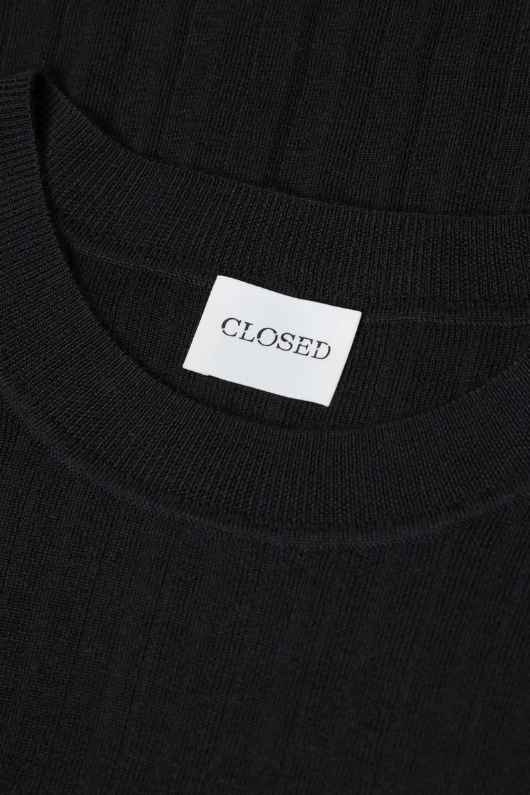 Closed Crew Neck Black
