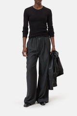 Closed Longsleeve Black