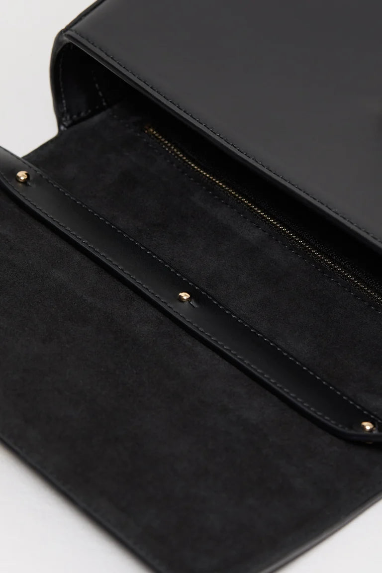 Closed Bag Suede Black