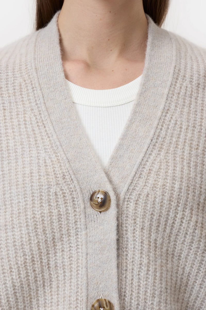 Closed cardigan beige