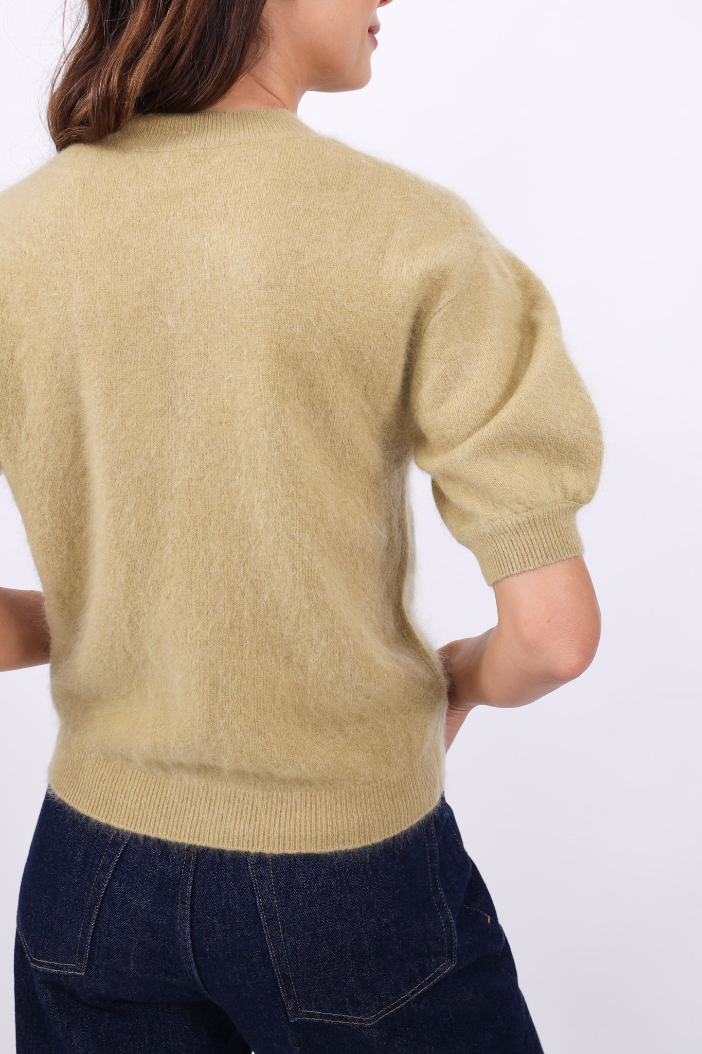 Heart-shaped pullover, shorts, khaki