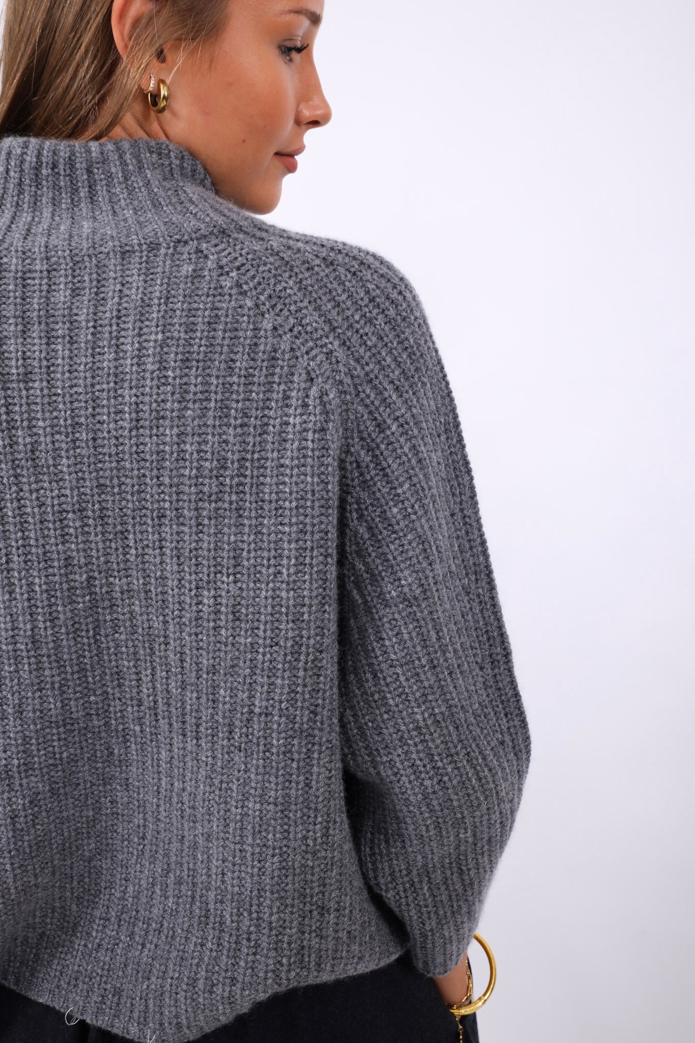 A matter of the heart: Pullover Knit Metal