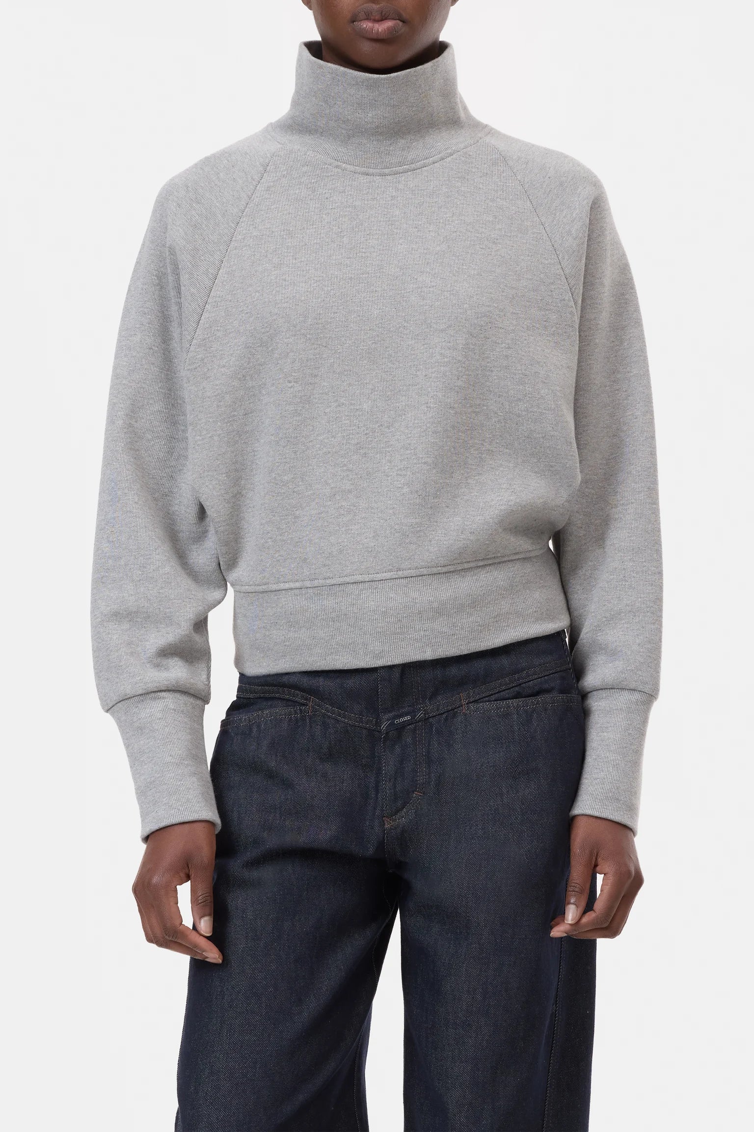 High-neck sweatshirt