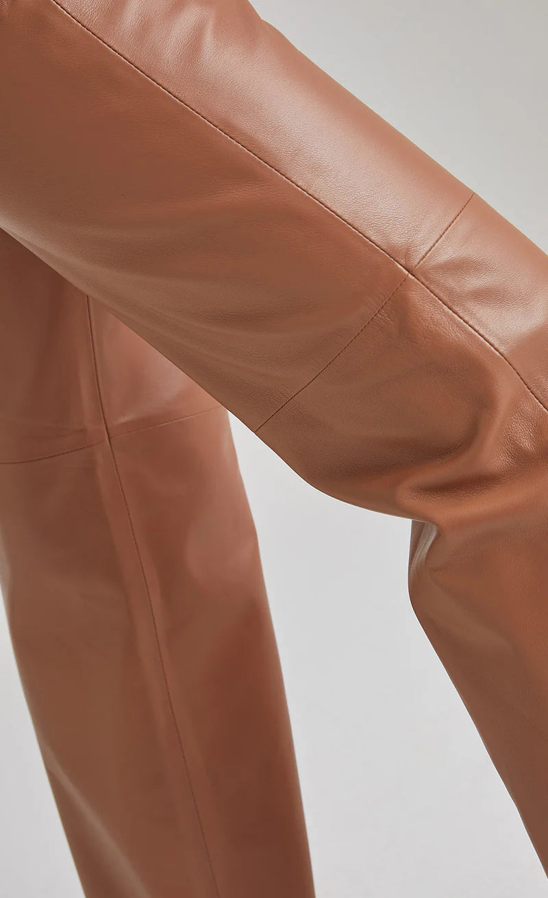 Iheart Lederhose Barbara Ceramic
