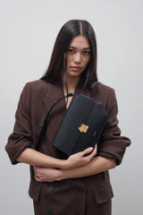 Closed Bag Suede Black
