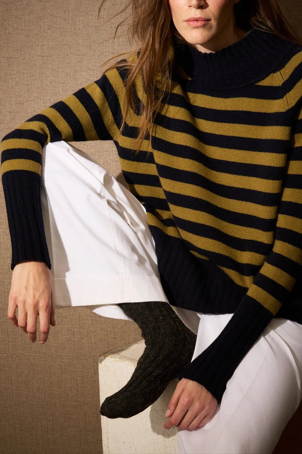 Be You Pullover Be Different