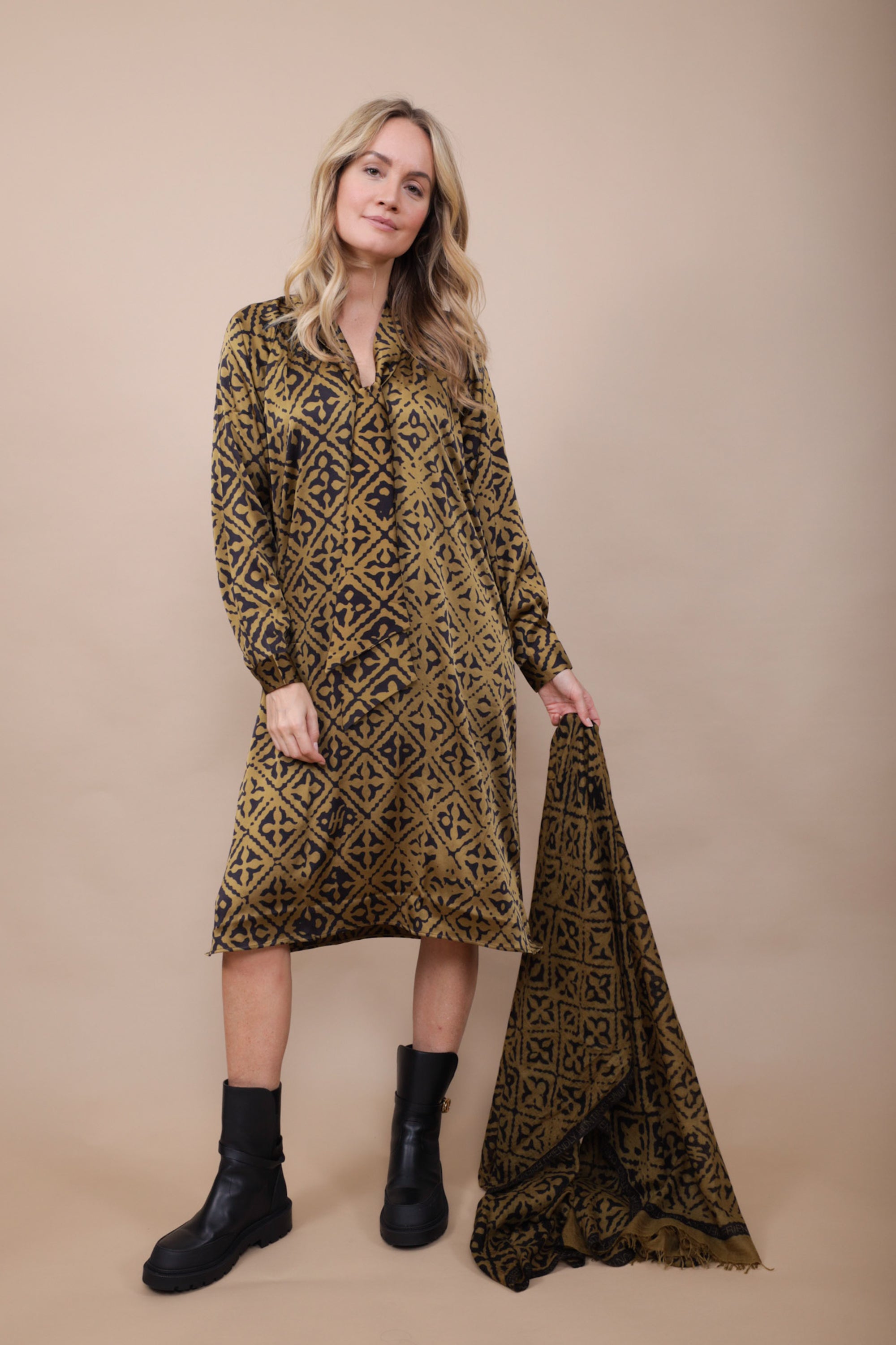 Friendly Hunting Dress Cara
