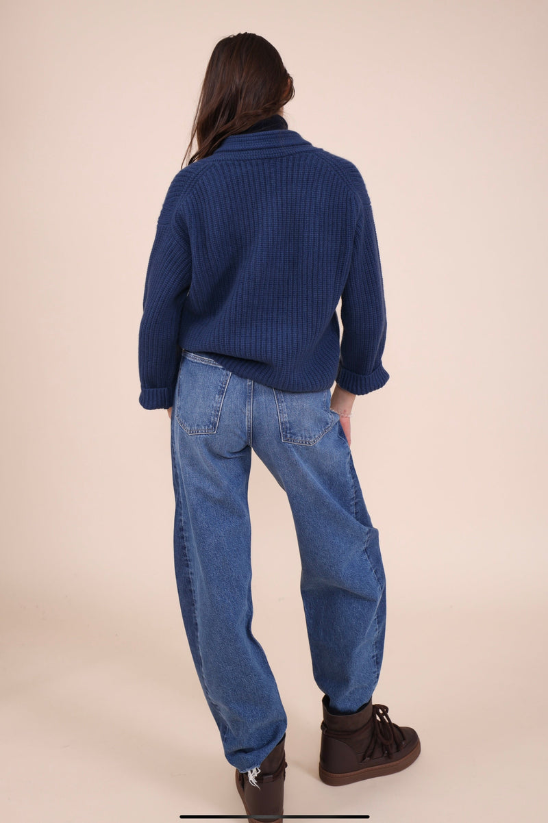 Be You Pullover Be Victorious Navy